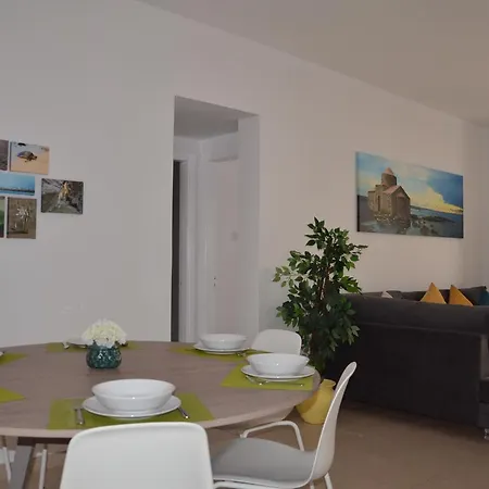 Pebble Sea Breeze Apartment