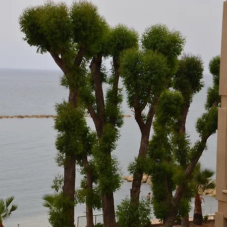 Pebble Sea Breeze Apartment